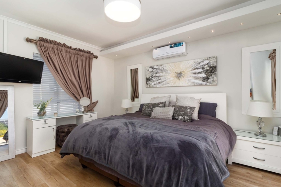 4 Bedroom Property for Sale in Bergsig Western Cape